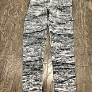 Nice Evilution and creative Black and White Leggings